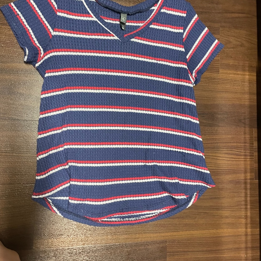 Red, white, and blue comfy shirt sleeve shirt.